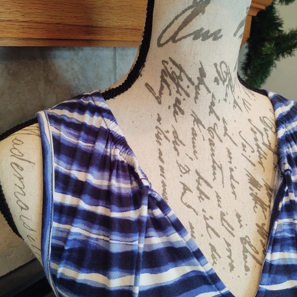 💥 3/$20 Michael Kors Small Sleeveless Top! - Picture 2 of 7